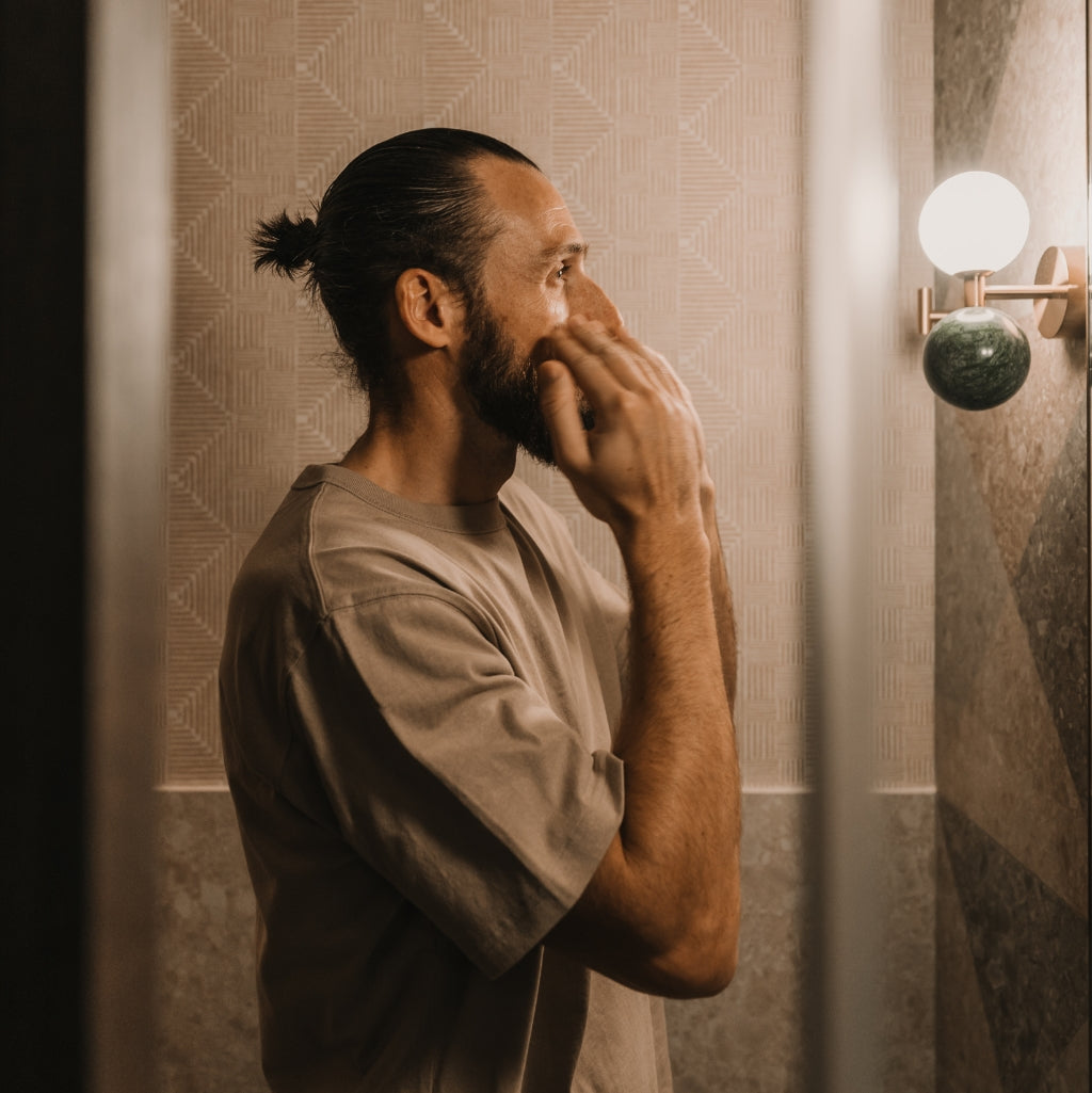Skincare para hombres: la guía definitiva para cuidar tu piel con una rutina facial natural y orgánica