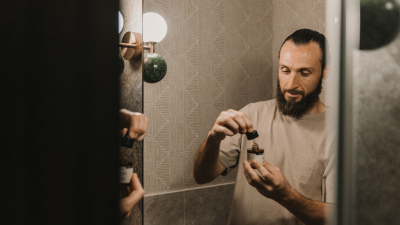 El paso a paso de una rutina facial masculina. Conoce cómo cuidar de la piel del hombre